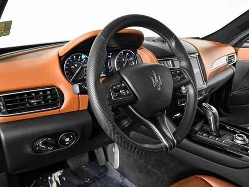 Used 2022 Maserati Levante GT image 7