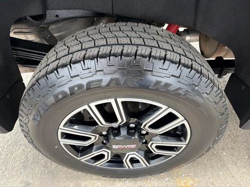 Used 2023 GMC Sierra 2500 AT4 w/ AT4 Preferred Package AWD/4WD image 29
