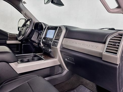 Used 2017 Ford F250 Lariat w/ Lariat Ultimate Package RWD image 27