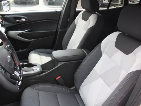 New 2026 Chevrolet Trax RS image 9