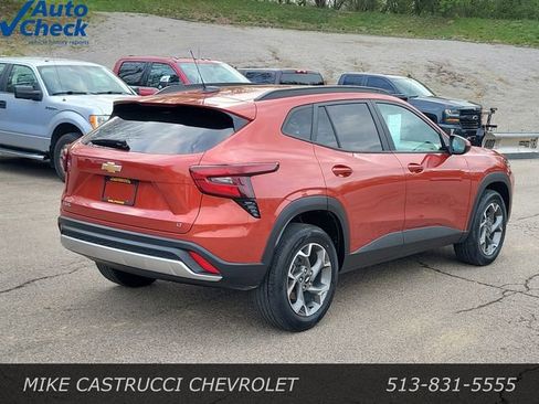 Used 2024 Chevrolet Trax LT FWD image 5