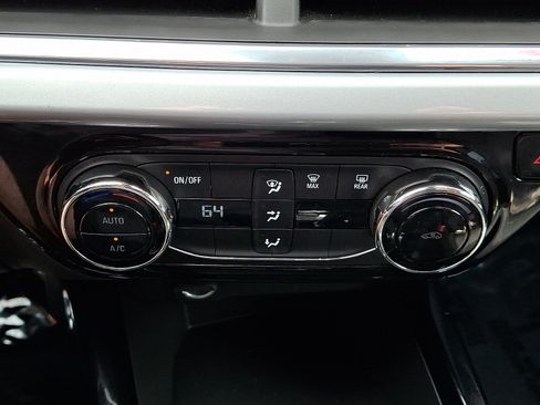 Used 2025 Chevrolet Trax LT FWD image 15