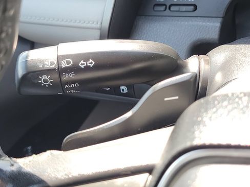 Used 2018 Toyota Camry SE FWD image 11