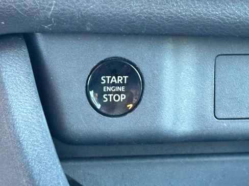 Certified 2025 Nissan Rogue SV image 24