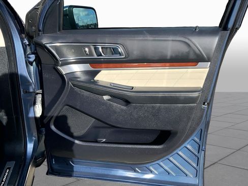 Used 2019 Ford Explorer Platinum AWD/4WD image 23