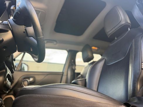Used 2016 Jeep Renegade Limited AWD/4WD image 13