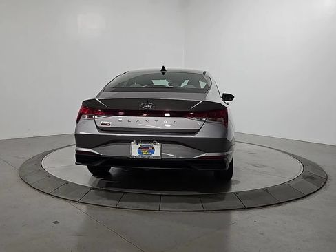 Used 2023 Hyundai Elantra SEL w/ Cargo Package FWD image 4