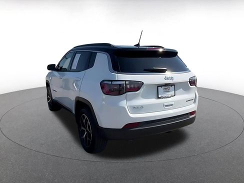 Used 2025 Jeep Compass Limited AWD/4WD image 11
