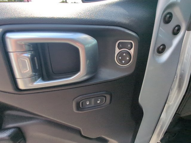 Used 2024 Jeep Wrangler Unlimited Rubicon AWD/4WD image 12