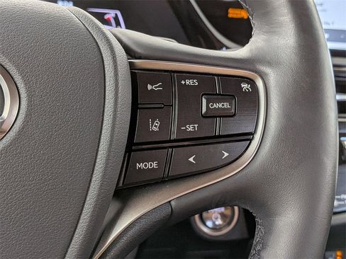 Certified 2024 Lexus ES 300h w/ Premium Package image 22