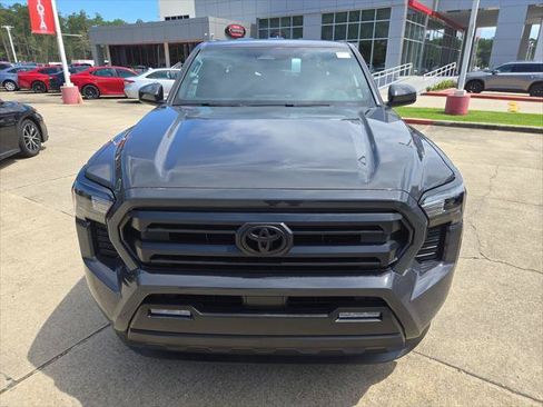 Certified 2026 Toyota Tacoma SR5 AWD/4WD image 9