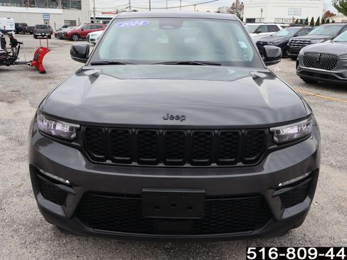 Used 2024 Jeep Grand Cherokee Limited w/ Black Appearance Package image 4