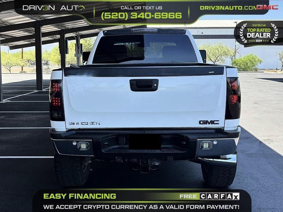 Used 2011 GMC Sierra 2500 SLE w/ SLE Preferred Package AWD/4WD image 4