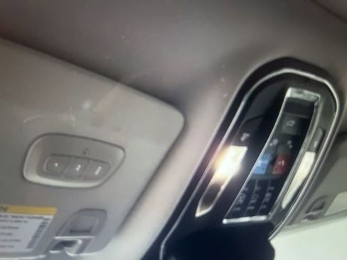 Used 2023 Jeep Grand Cherokee Limited AWD/4WD image 9