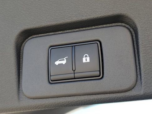 New 2026 Nissan Rogue Platinum image 8