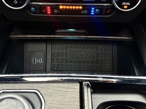 Used 2021 Ford Expedition Max Limited image 24