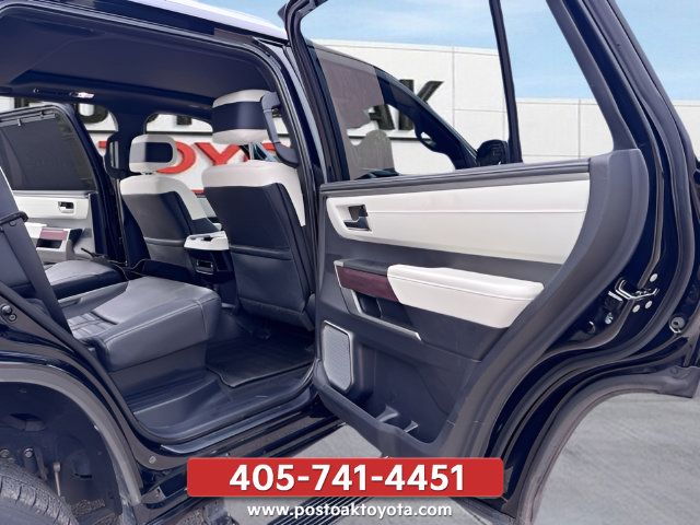 Used 2023 Toyota Sequoia Capstone AWD/4WD image 32