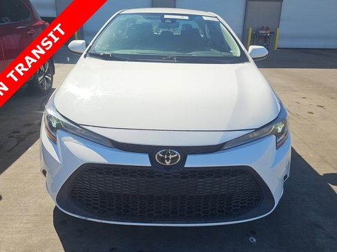 Used 2021 Toyota Corolla LE image 5