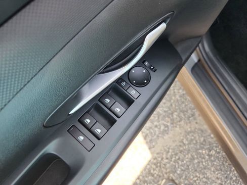 Used 2025 Hyundai Tucson SE image 12