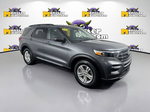 Used 2022 Ford Explorer XLT w/ Equipment Group 202A AWD/4WD image 3