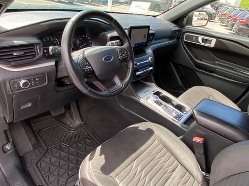 Used 2020 Ford Explorer XLT AWD/4WD image 13