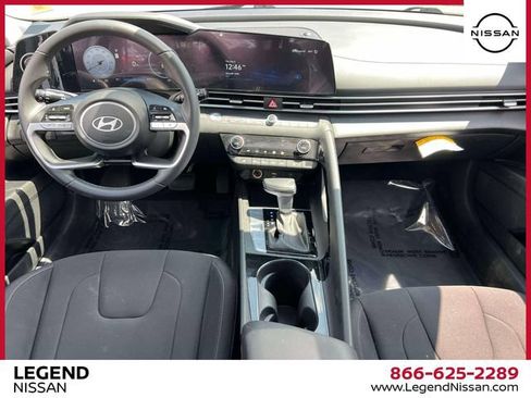 Used 2024 Hyundai Elantra SEL w/ Convenience Package FWD image 12