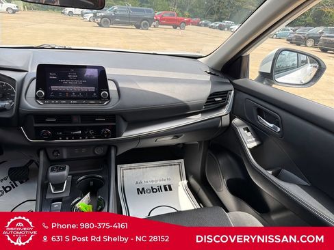 Certified 2025 Nissan Rogue SV FWD image 32