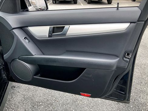 Used 2013 Mercedes-Benz C 250 Sedan image 23