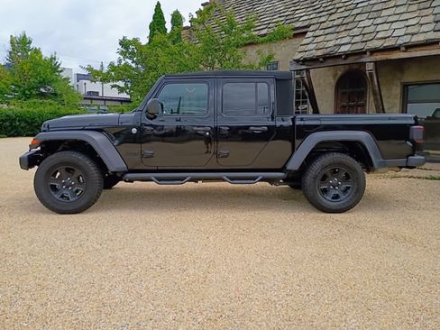 Used 2020 Jeep Gladiator Sport w/ Quick Order Package 23S AWD/4WD image 6