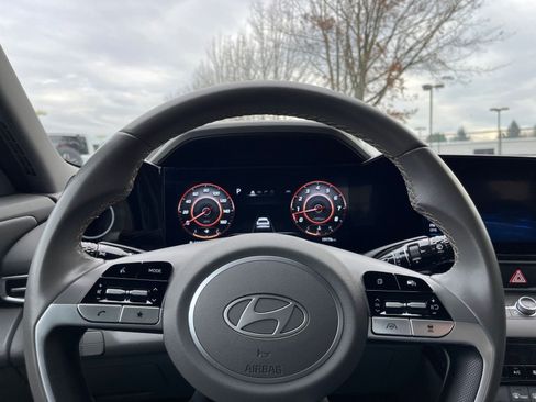 Used 2025 Hyundai Elantra SEL image 27