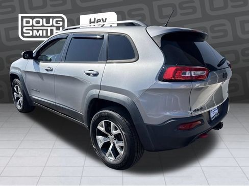 Used 2015 Jeep Cherokee Trailhawk w/ Trailer Tow Group AWD/4WD image 4
