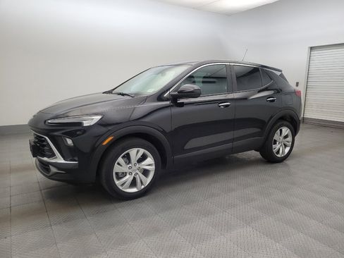 Used 2024 Buick Encore GX Preferred FWD image 2
