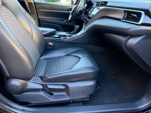 Used 2018 Toyota Camry SE FWD image 54