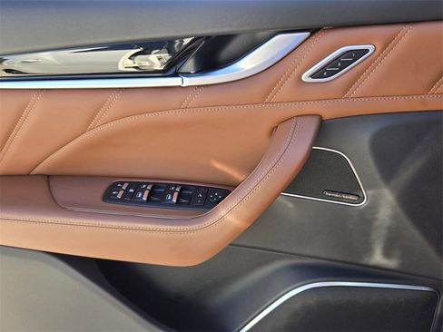 Used 2022 Maserati Levante Modena image 27
