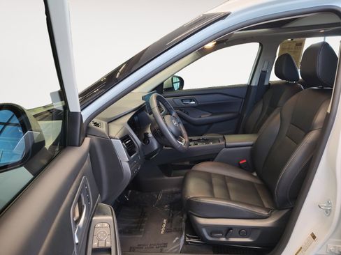 Used 2024 Nissan Rogue SL w/ SL Premium Package FWD image 26