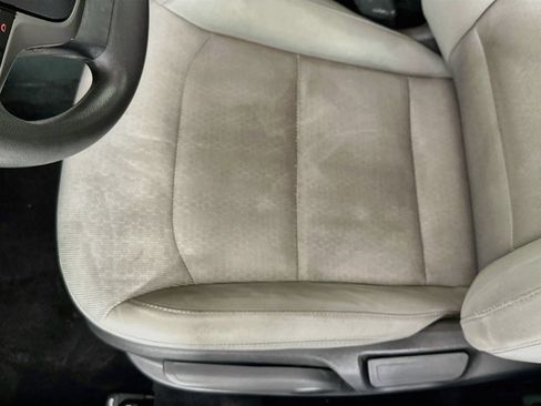 Used 2017 Hyundai Elantra SE FWD image 19