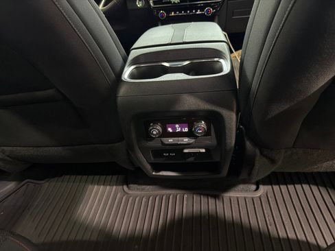Used 2024 Chevrolet Traverse Z71 w/ Enhanced Driving Package AWD/4WD image 10