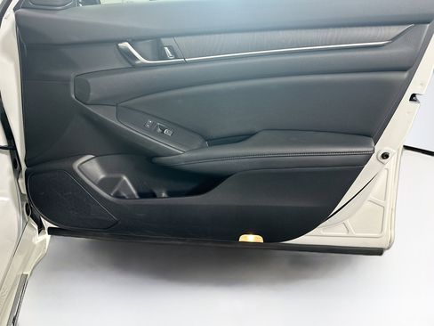 Used 2019 Honda Accord Touring image 33