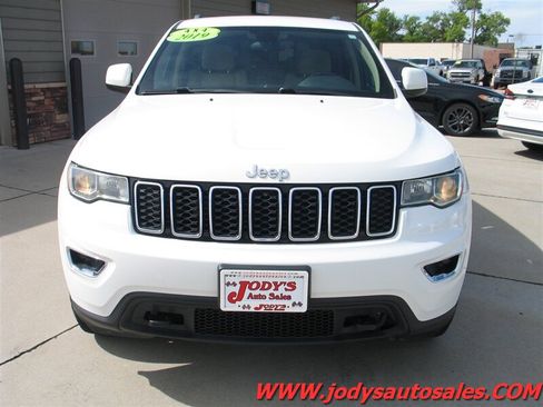 Used 2019 Jeep Grand Cherokee Laredo AWD/4WD image 33