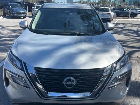 Used 2023 Nissan Rogue SV image 10