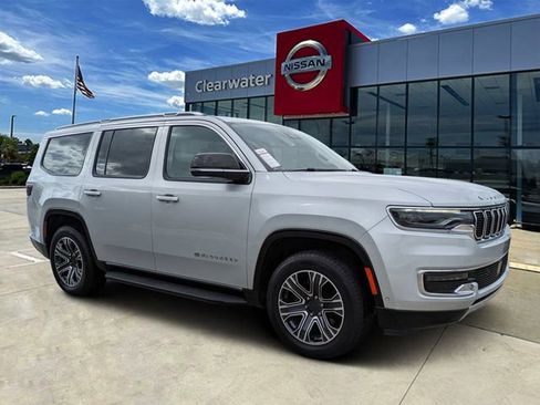 Used 2024 Jeep Wagoneer Series II w/ Flexible Seating Group image 1