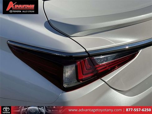 Used 2020 Lexus ES 350 w/ Premium Package image 11