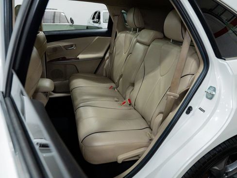 Used 2011 Toyota Venza AWD w/ Premium Pkg #2 image 23