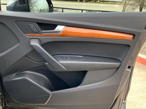 Used 2022 Audi Q5 2.0T Premium w/ Convenience Package image 21