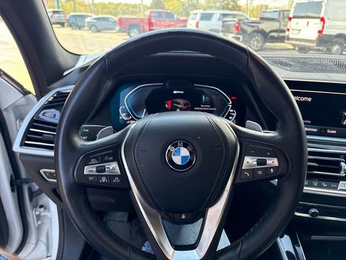 Used 2021 BMW X5 xDrive45e image 2