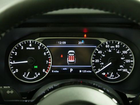 Used 2025 Nissan Pathfinder SL image 27