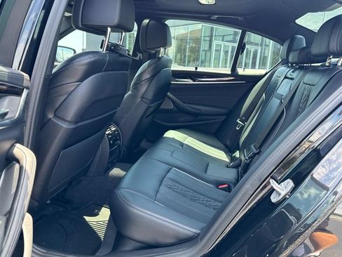 Used 2023 BMW M550i xDrive w/ Dynamic Handling Package AWD/4WD image 10