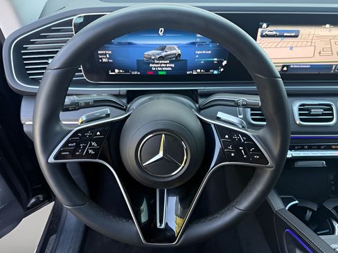 Used 2025 Mercedes-Benz GLE 450e 4MATIC image 17