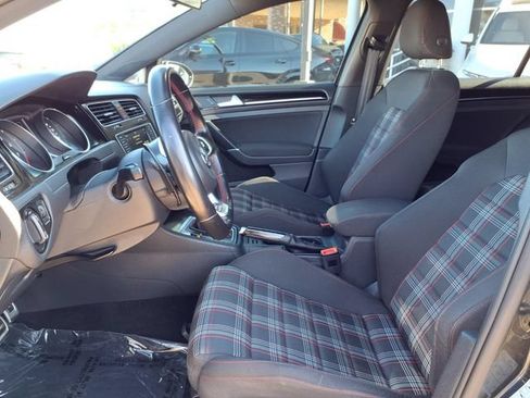 Used 2017 Volkswagen GTI SE FWD image 21