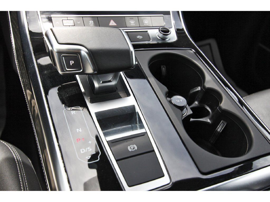Used 2025 Audi Q7 3.0T Premium Plus AWD/4WD image 32